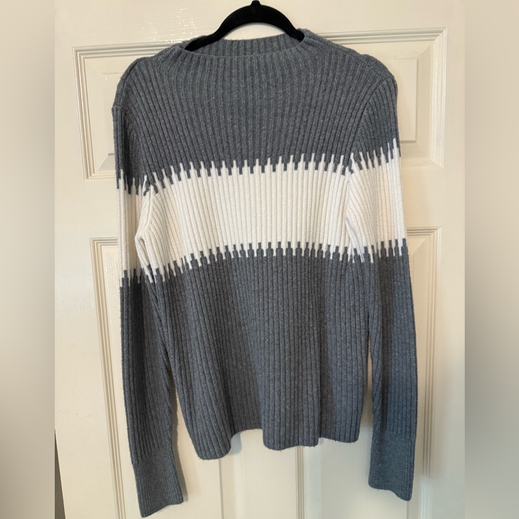 French Connection Gray And White Ribbed Sweater